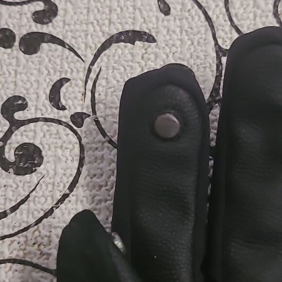 Black 180s Winter Gloves - Picture 14 of 16